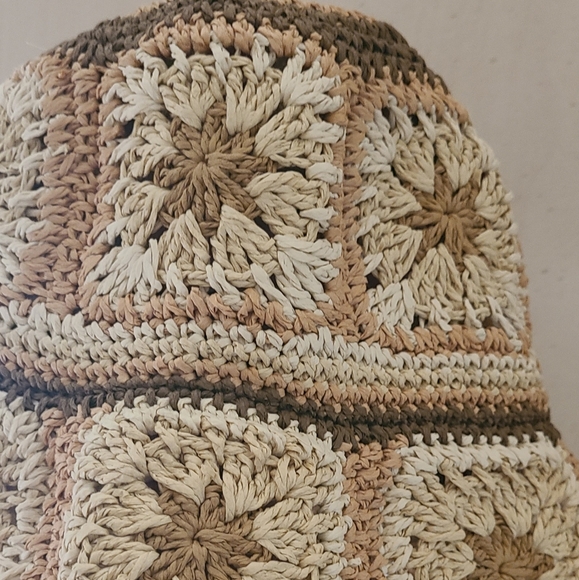 Free People crochet bucket hat neutral - Picture 3 of 4